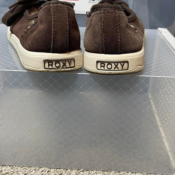 Brown Roxy slip-on loafers with iconic heart charm logo - Picture 6 of 8